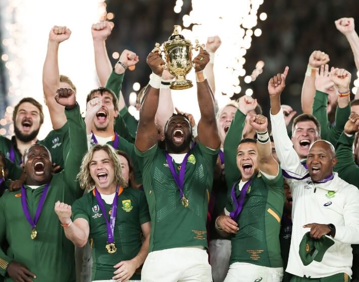South Africa celebrating with the world cup, 2019